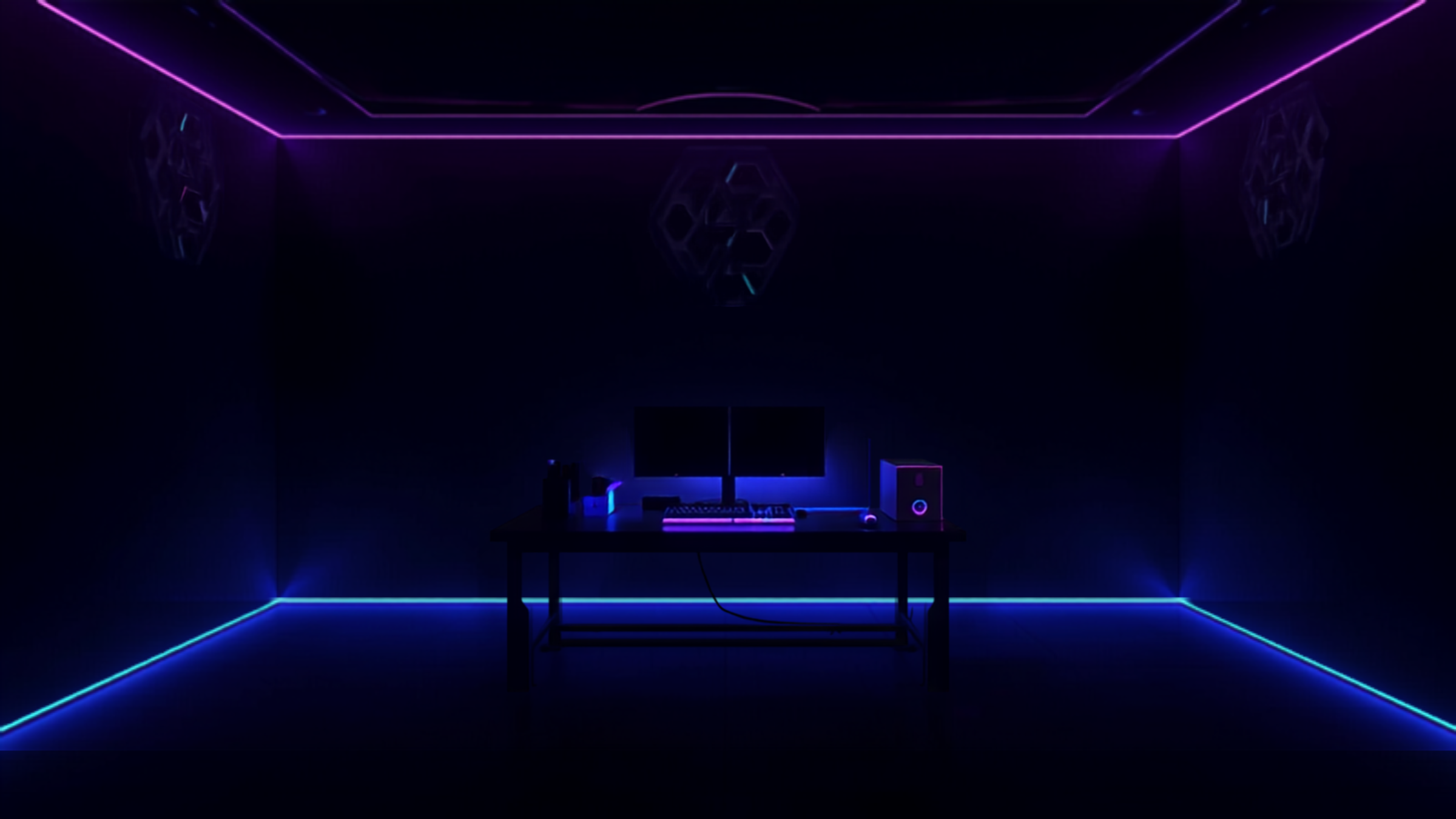 Setup gaming éclairé par des bandes LED néon violettes et cyan dans une pièce sombre — Lumine Connect