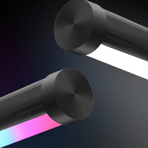 Barre lumineuse d'écran RGB éclairant un clavier sans reflet